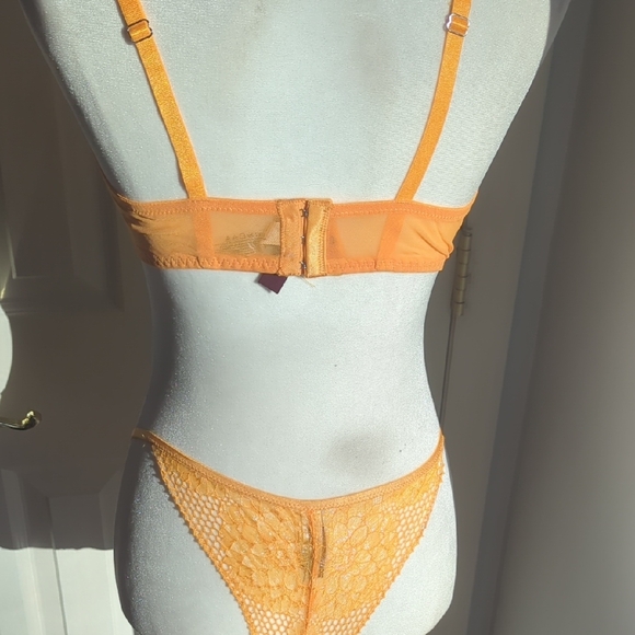 NWOT Adore Me Vibrant Orange Lace Bra Set - Picture 5 of 9